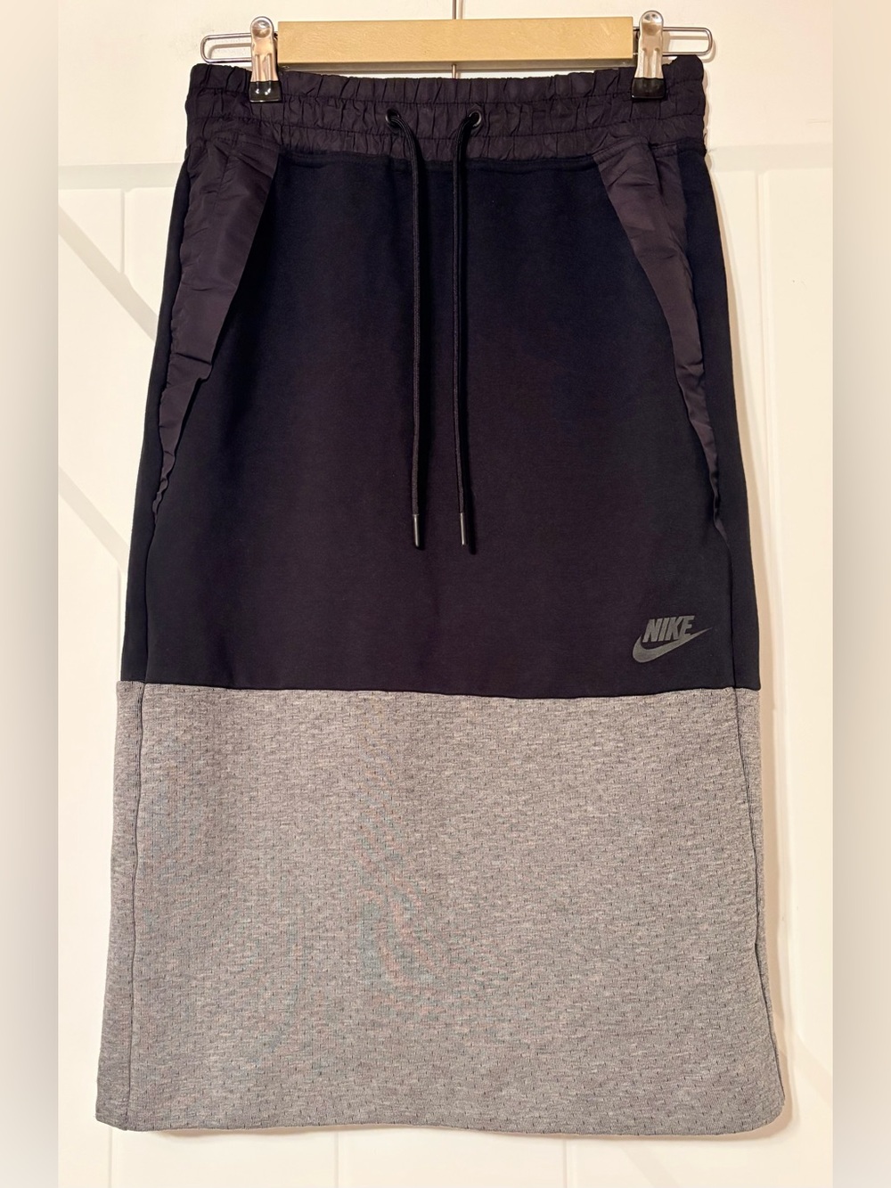 Nike Tech Fleece Midi Skirt XS Black Gray Zip Back Athleisure